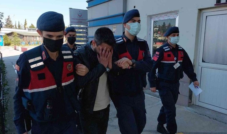 Sosyal medya hesabındanjandarmaya uyuşturucu satarken yakalandı - Samsun’da sosyal medya medya hesabı üzerinden, alıcı gibi davranan jandarmaya esrar satmak isteyen bir kişi suçüstü yakalandı.