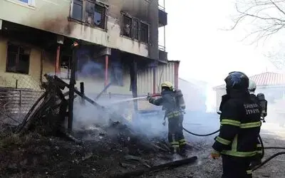 Samsun’da garaj yangını binaya sıçradı
