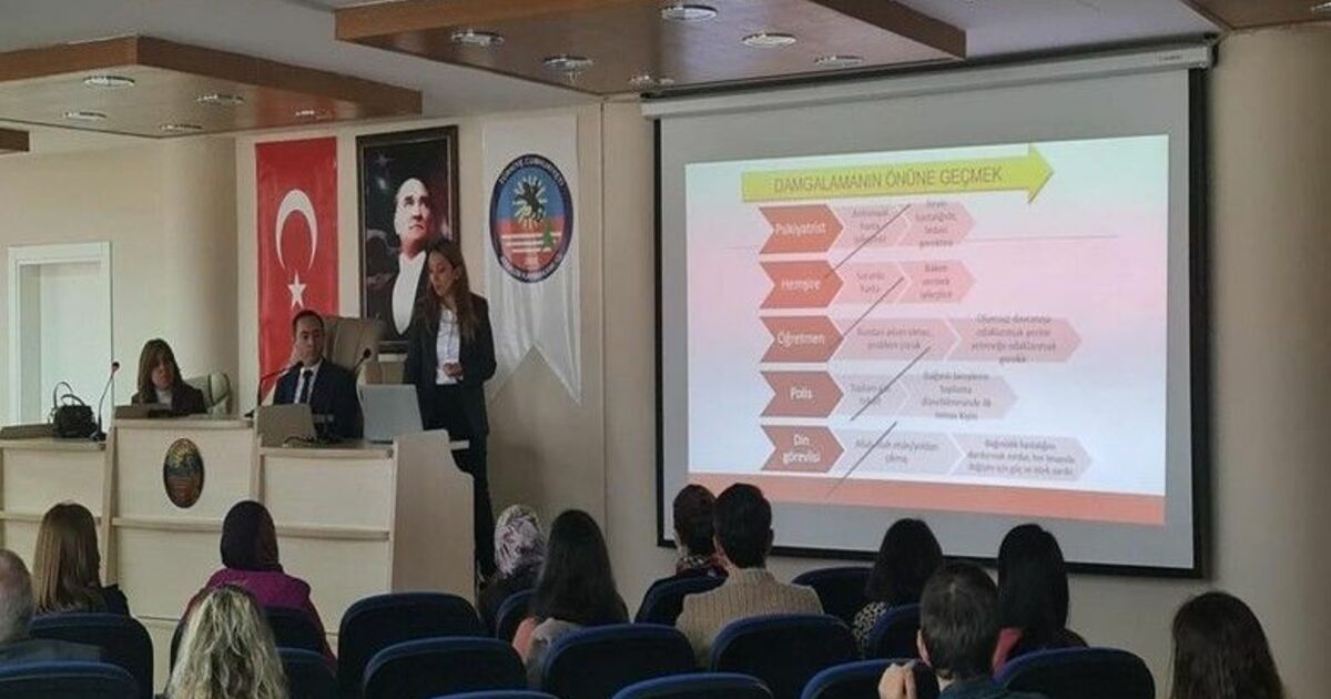 Çavuşoğlu: “Bağımlılıkla mücadelede damgalamanın önüne geçilmeli”
