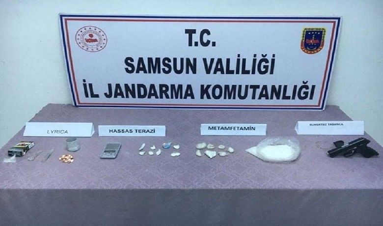 Jandarmadan uyuşturucu operasyonları: 20 gözaltı
 - Samsun’da jandarma ekiplerince yapılan uyuşturucu operasyonlarında 20 şüpheli gözaltına alındı.