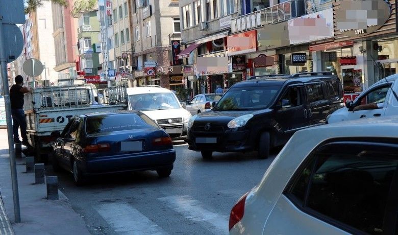 Fahri trafik müfettişi 1 ayda 800otopark cezası kesti, emniyet hepsini iptal etti - Samsun’da bir fahri trafik müfettişinin 1 ayda kestiği 800 otopark cezası, emniyet tarafından iptal edildi.