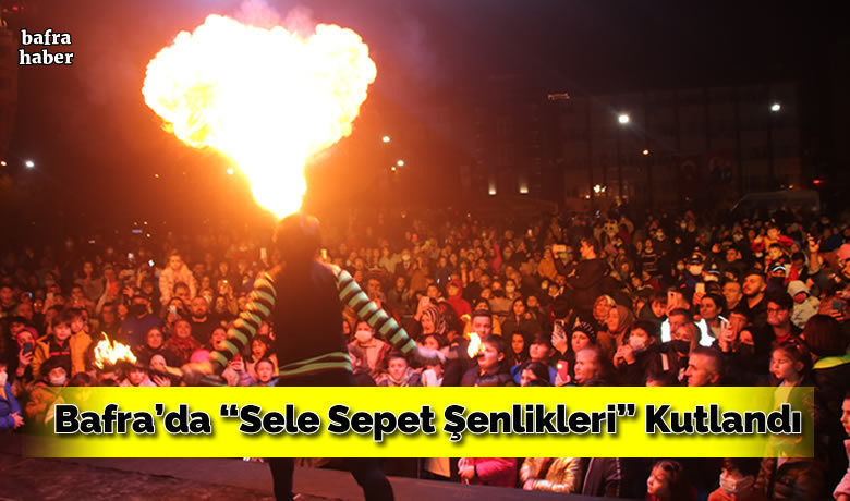 Bafra'da “Sele Sepet Şenlikleri” Kutlandı - Samsun'un Bafra ilçesinde 6 asırdır Ramazan ayının 14’nü 15’ine bağlayan gece düzenlenen 'Sele Sepet Top Kandil Şenlikleri' için muhteşem bir kutlama yapıldı. Şenliklerde çocuklar gönüllerince doyasıya eğlendi.