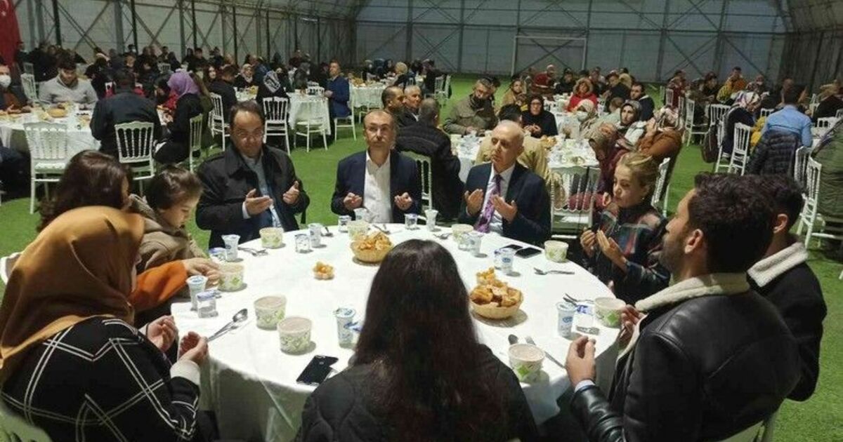 Şehit aileleri ve protokol iftarda buluştu
