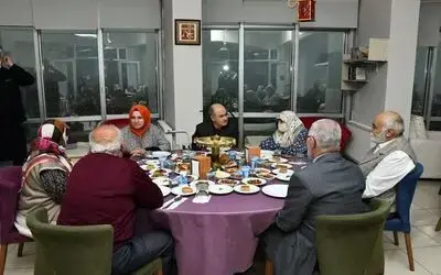 Samsun Valisi huzurevi sakinleri ile iftar yaptı
