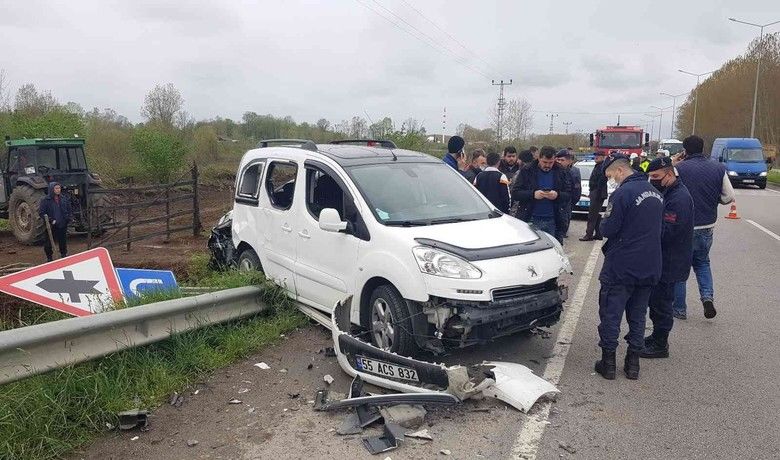 Samsun’da tır araçları biçti: 4 yaralı
 - Samsun’da tırın 2 araca arkadan çarpması sonucu meydana gelen trafik kazasında 4 kişi yaralandı.