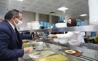 Başkan Demir: “Öğrenciler her türlü sıkıntıda kapımızı çalabilir”

