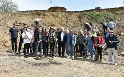 Veteriner adayları fidan dikti
