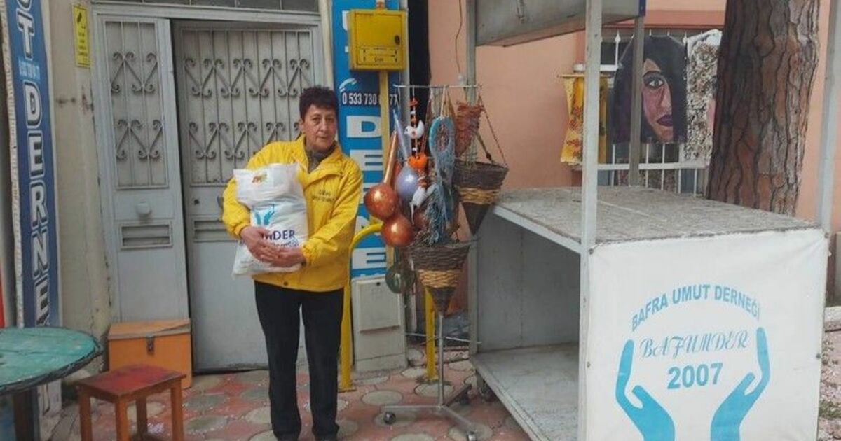 Bafra Umut Derneği’nden gıda ve giysi desteği
