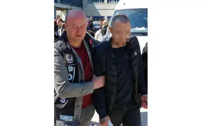 Evinde uyuşturucu satarken yakalandı
