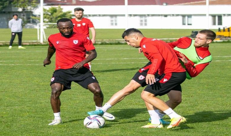 Samsunspor ile İstanbulspor 40. randevuya çıkacak
 - Spor Toto 1. Lig’in 35. haftasında karşılaşacak olan Samsunspor ve İstanbulspor, 40. randevularına çıkacak.