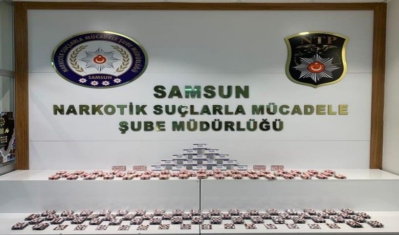 6 bin 403 adet sentetikecza ile yakalanan şahıs tutuklandı - Samsun’da narkotik polisi tarafından 6 bin 403 adet sentetik ecza ile yakalanan şahıs çıkarıldığı mahkemece tutuklandı.