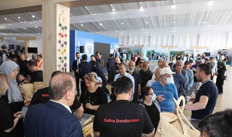 İstanbul’da Samsun rüzgarı
 - Samsun Valiliği ve Büyükşehir Belediyesi desteğiyle İstanbul’da organize edilen “Büyük Samsun Buluşması” ziyaretçi akınına uğruyor.