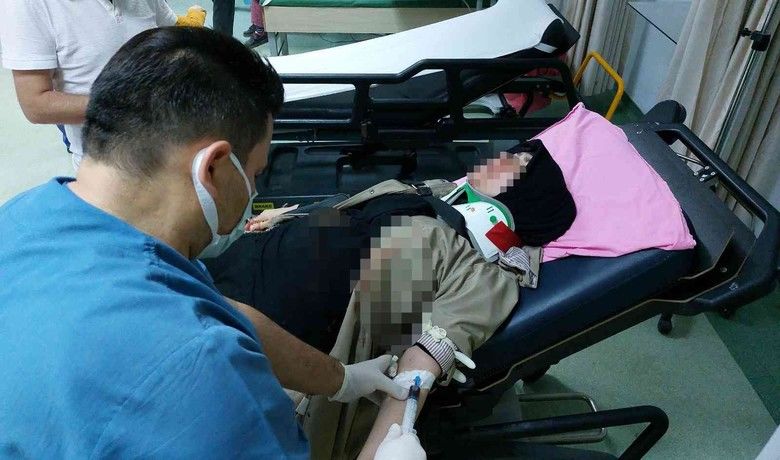 Samsun’da otomobil binanınduvarına çarptı: 1 yaralı - Samsun’da yoldan çıkan otomobilin, binanın duvarına çarptığı kazada araç sürücüsü yakalandı.