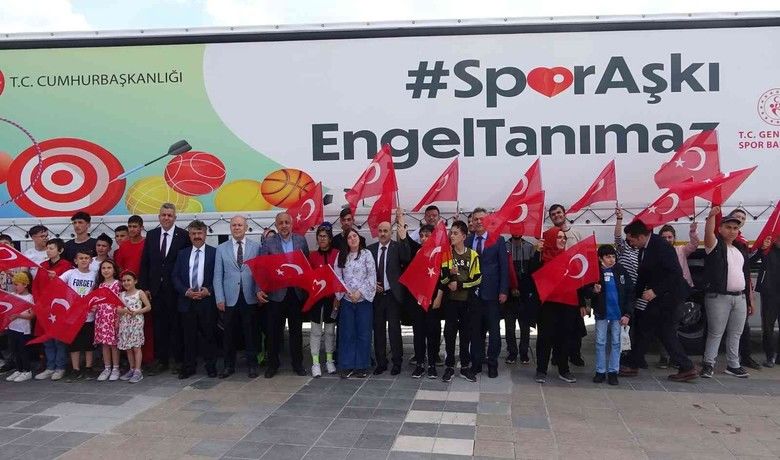 Yardım tırı Türk bayraklarıyla karşılandı
 - Özel öğretim okullarında dağıtılmak üzere 1 tır dolusu spor malzemesi Samsun’a getirildi.