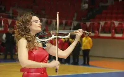Samsun’da 19 Mayıs kutlamalarına dünyaca ünlü kemancı damga vurdu
