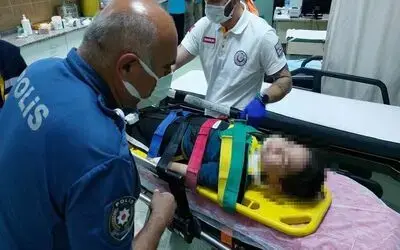 Annesinin üzerlerine kapıyı kilitlediği çocuk balkondan düştü
