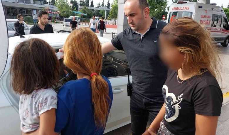 Samsun’da mazgal hırsızlığına 2 gözaltı
 - Samsun’da sokaktaki mazgalın çalınması olayıyla ilgili 2 kadın gözaltına alındı.
