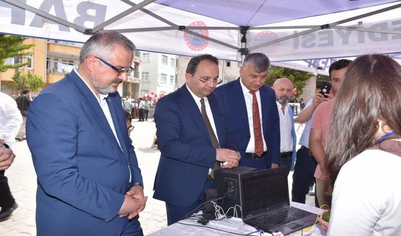 Bafra Fatih Ortaokulu bilim fuarı açıldı