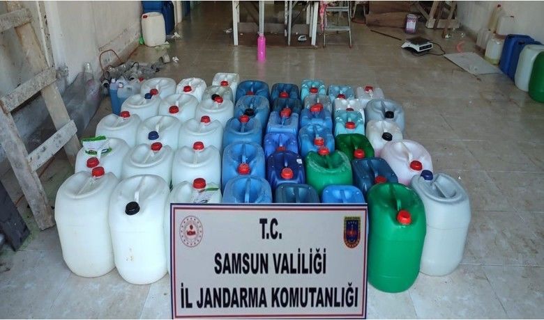 Merdiven altı 2 bin 961litre kimyevi sıvı ele geçirildi