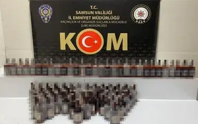 Kargo paketinden 95 şişe kaçak viski ele geçirildi
