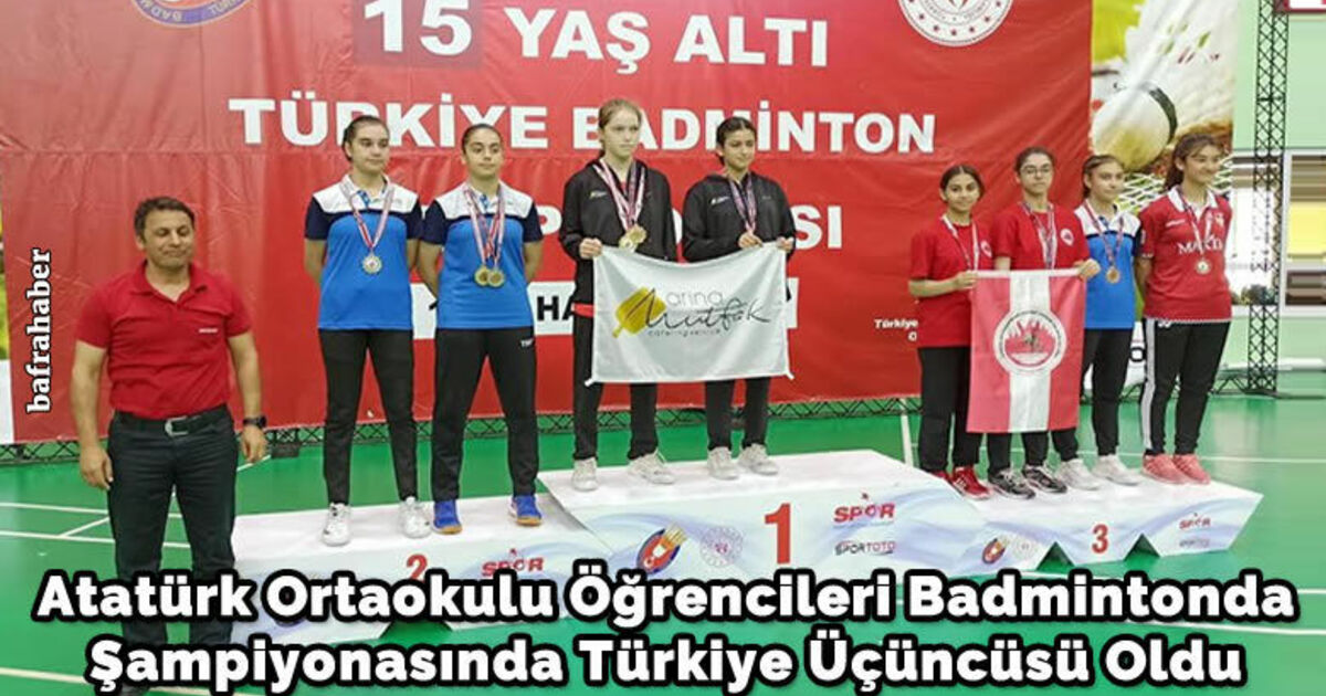 Atatürk Ortaokulu Öğrencisi Aysu Arslan İle Defne Ilgın Koçak Badmintonda Şampiyonasında Türkiye Üçüncüsü Oldu