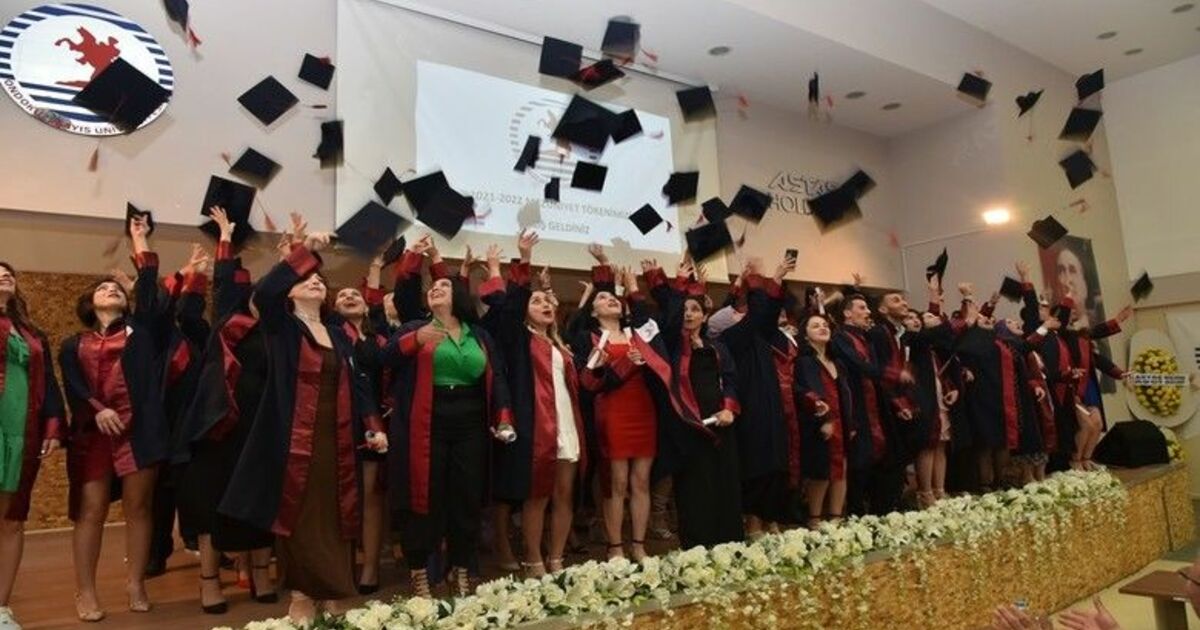 OMÜ Turizm Fakültesi’nde mezuniyet coşkusu