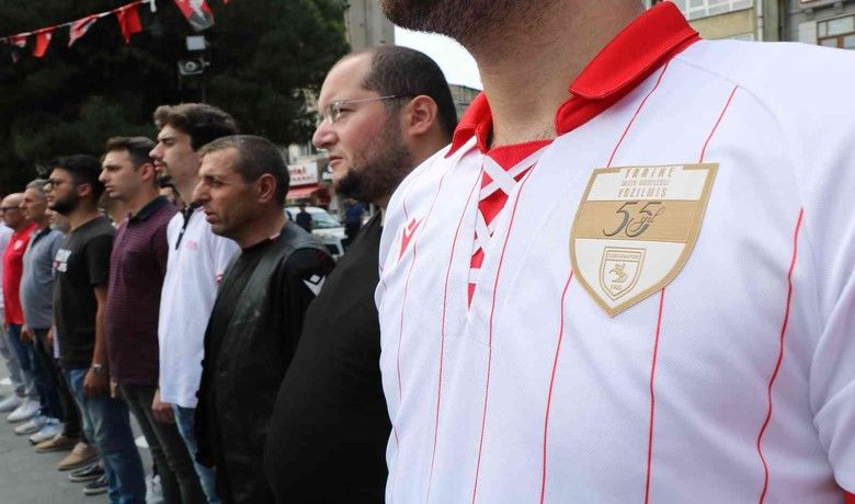 Samsunspor 57 yaşında
 - Spor Toto 1. Lig takımlarından Samsunspor’un kuruluşunun 57. yıldönümü nedeniyle Atatürk Anıtı’nda tören düzenlendi.