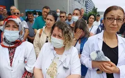 42 yaşında hayatını kaybeden sağlıkçıya gözyaşı

