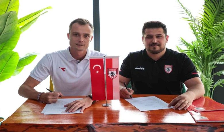 Jakub Szumski, Samsunspor’da
 - Samsunspor, kaleci Jakub Szumski ile 2 yıllık anlaşmaya vardı.