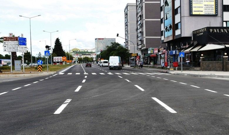SBB Atatürk Bulvarı’na 40 bin ton asfalt dökecek
 - Samsun Büyükşehir Belediyesi (SBB), uzun yıllardır kullanılan ve yıpranan Atatürk Bulvarı’nın 18 kilometrelik yolunda, yaklaşık 40 bin ton asfalt dökecek.