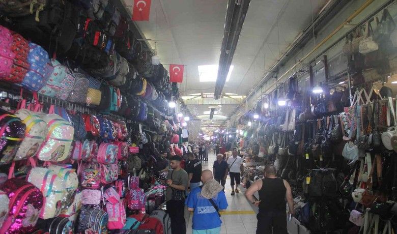 Gurbetçiler geldi, esnafın işi arttı
 - Gurbetçilerin gelmesi Samsun Yabancılar Pazarı esnafına olumlu yansıdı. İşlerinin arttığını belirten Samsun Yabancılar Pazarı Derneği Başkanı Alaadin Sayın, "Yaklaşık 2 aydır işlerimizde baya bir yoğunluk var. Bayramda zaten 15 günlük tatilde mükemmele yakın iş yaptık" dedi.