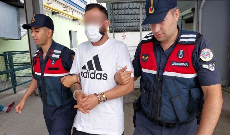 Uyuşturucudan 13 yıl 4 ay 22gün hapis cezası bulunan şahıs yakalandı - Samsun’da uyuşturucu ticareti suçundan hakkında kesinleşmiş 13 yıl 4 ay 22 gün hapis cezası bulunan kişi jandarma tarafından yakalandı.
