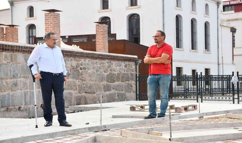 Ankara’dan tedaviden dönen Başkan Demir sahada
 - Rahatsızlığı nedeniyle tedavi için bulunduğu Ankara’dan dönen Samsun Büyükşehir Belediye Başkanı Mustafa Demir, sahaya inerek çalışmaları yakından takip etti.