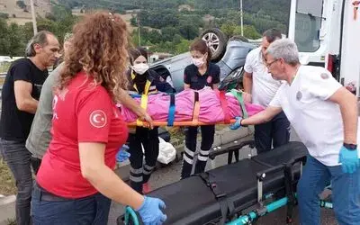 Tatil dönüşü takla atan otomobildeki yaşlı adam hayatını kaybetti
