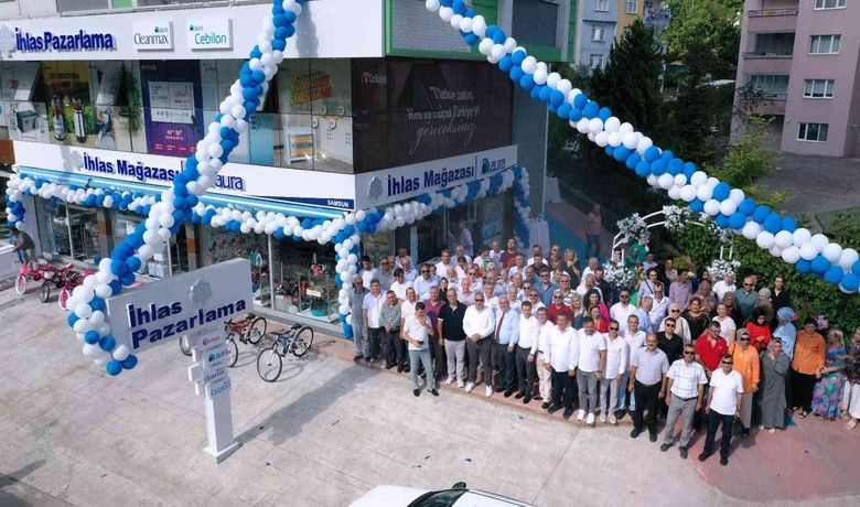 Genel Müdür Korkusuz:"Yükselişimizi tam gaz sürdürüyoruz" - İhlas Pazarlama Samsun Bölge Müdürlüğü’nün yeni binası dualarla açıldı. Açılışta konuşan İhlas Pazarlama Genel Müdürü Orhan Korkusuz, "Mağazalaşmaya tüm Türkiye çapında devam ediyoruz. Yükselişimizi tam gaz sürdürüyoruz" dedi.