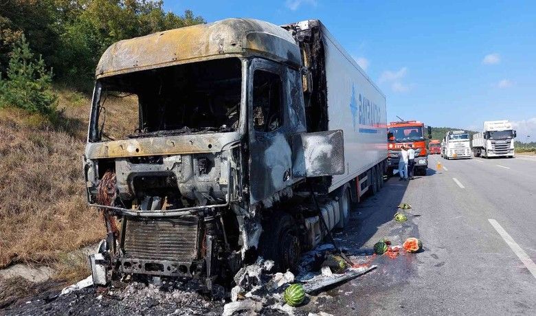 Ukrayna’ya giden karpuz yüklü tır alev alev yandı
 - Azerbaycan’dan Ukrayna’ya giden karpuz yüklü tır, Samsun’da çıkan yangında alevlere teslim oldu.