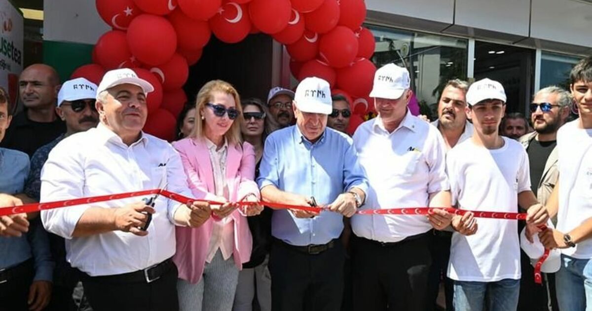 Ümit Özdağ Zafer Partisi İlçe Başkanlığının Açılışını Gerçekleştirdi