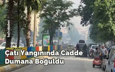 Çatı Yangınında Cadde Dumana Boğuldu