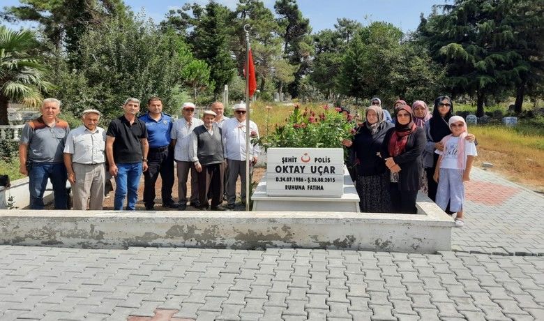 Şehit polis kabri başında anıldı
 - Samsun’un Bafra ilçesinde Şehit Polis Memuru Oktay Uçar, şahadetinin 7. yılında kabri başında dualarla anıldı.