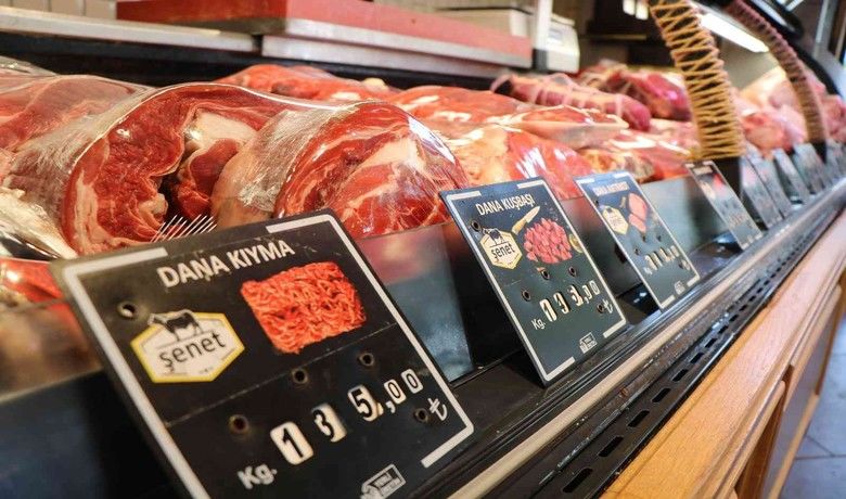 Kasaplardan ’ucuz et’ uyarısı:"Böyle fiyatların olması imkansız" - Samsun Kasaplar Odası Başkanı Ömür Şen, şu anda 1 kilo kıyma fiyatının en az 130 TL olması gerektiğini belirterek, ucuz kıyma satan kasaplar hakkında vatandaşları uyardı.