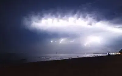 Samsun’da sağanak yağış ve şimşek
