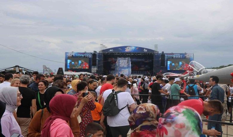 Teknofest Karadeniz’e son günde de ilgi yüksek
 - Çarşmba Havalimanı’nda düzenlenen Teknofest Karadeniz’e son günde de yoğun ilgi var. Festivali ilk 5 günde 650 bin kişi ziyaret etti.