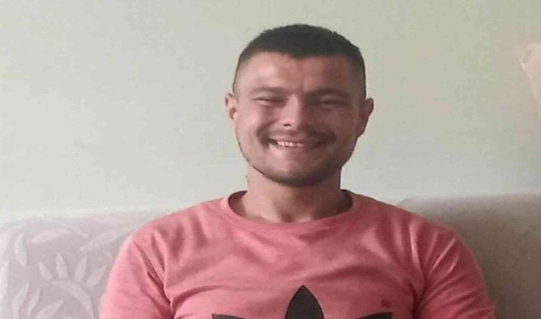 Arkadaşları tarafından iple asılıbulunan genç hayatını kaybetti - Samsun’da arkadaşları tarafından iple asılı halde bulunan 26 yaşındaki genç kaldırıldığı hastanede hayatını kaybetti.