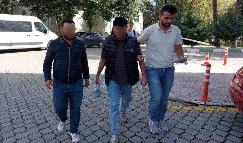 Uyuşturucu ticaretinden tutuklandılar
 - Samsun’da uyuşturucu ticaretinden gözaltına alınan 2 kişi mahkemece tutuklandı.