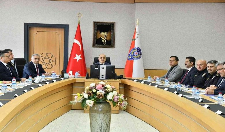 ’Samsun’da suçlulara göz açtırılmayacak’
 - Samsun’da 2022 yılında gerçekleştirilen emniyet ve asayiş çalışmalarına ilişkin detaylar belli oldu. 2022 yılının ilk dokuz ayında 11 bin 456 aranan şahısın yakalandığını belirten Samsun Valisi Zülkif Dağlı, suç ve suçluyla mücadelenin azim ve kararlılıkla devam edeceğini söyledi.