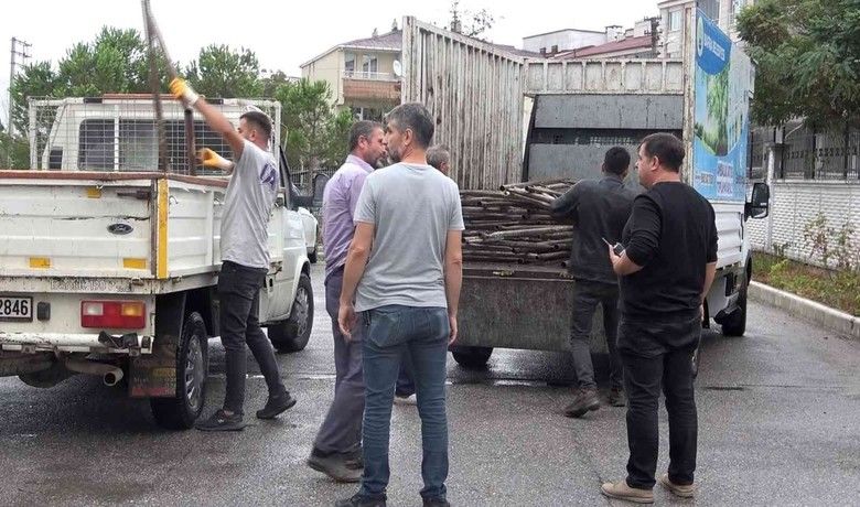İnşaattan demir iskele çalan şüpheli yakalandı
 - Samsun’un Bafra ilçesinde kiraladığı nakliye aracıyla bir inşaattan demir iskele çalan şüpheli, polis ekiplerince yakalandı.