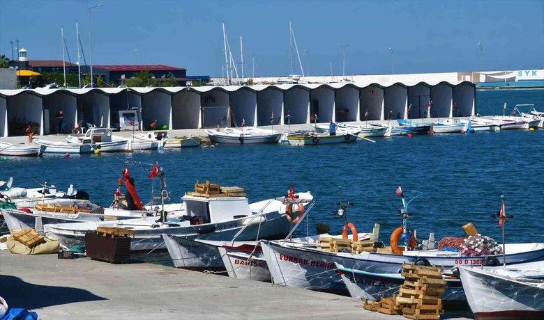 Amatör balıkçılara 171 kulübe
 - Samsun Büyükşehir Belediyesi, amatör balıkçılığı geliştirmek amacıyla Batı Park Balıkçı Barınağı’na  171 kulübe inşa etti.