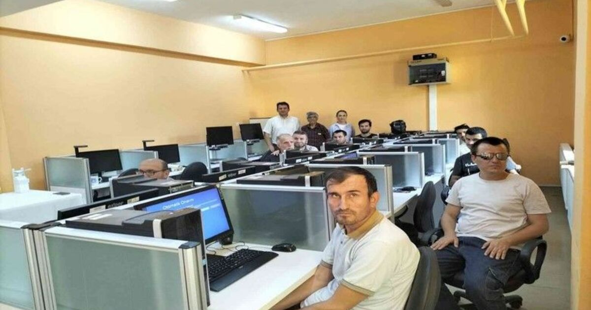 Görme engellilere Bilgisayar İşletmenliği Eğitimi Kursu
