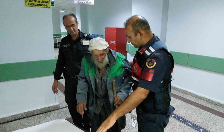 91 yaşındaki dedeye jandarma ve polis şefkati
 - Samsun’da hastalanınca hastaneye getirilip tedavisi tamamlanınca ortada kalan 91 yaşındaki dedeye hastane jandarması ve polisi sahip çıktı.