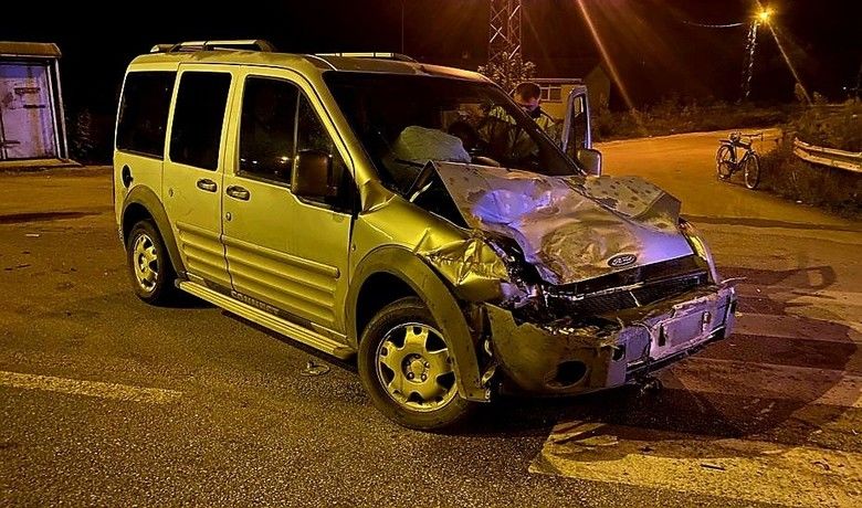 Samsun’da hafif ticari araçtır ile çarpıştı:1 yaralı - Samsun’da hafif ticari aracın tır ile çarpışması sonucu meydana gelen trafik kazasında 1 kişi yaralandı.